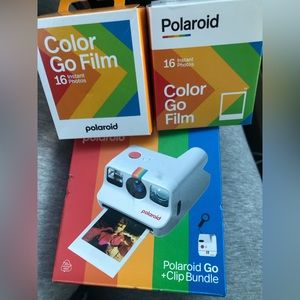 Polaroid camera with 2 boxes of films Bundle